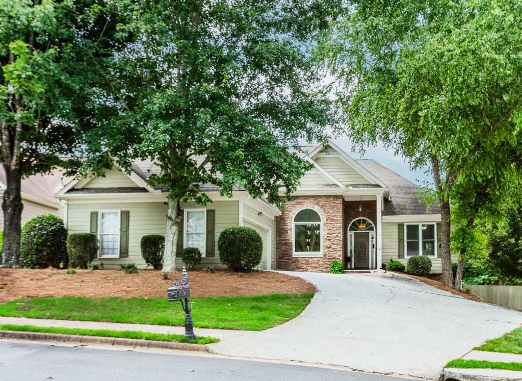 4 bedroom, 4 bathroom, 3,476 sq ft single family residence sold at 1122 Cayuga Court, Dacula, GA 30019