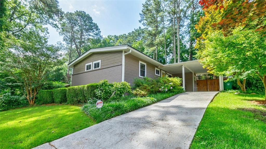 3 bedroom, 1 bathroom, 912 sq ft single family residence sold at 3027 VISTA BROOK Drive, Decatur, GA 30033
