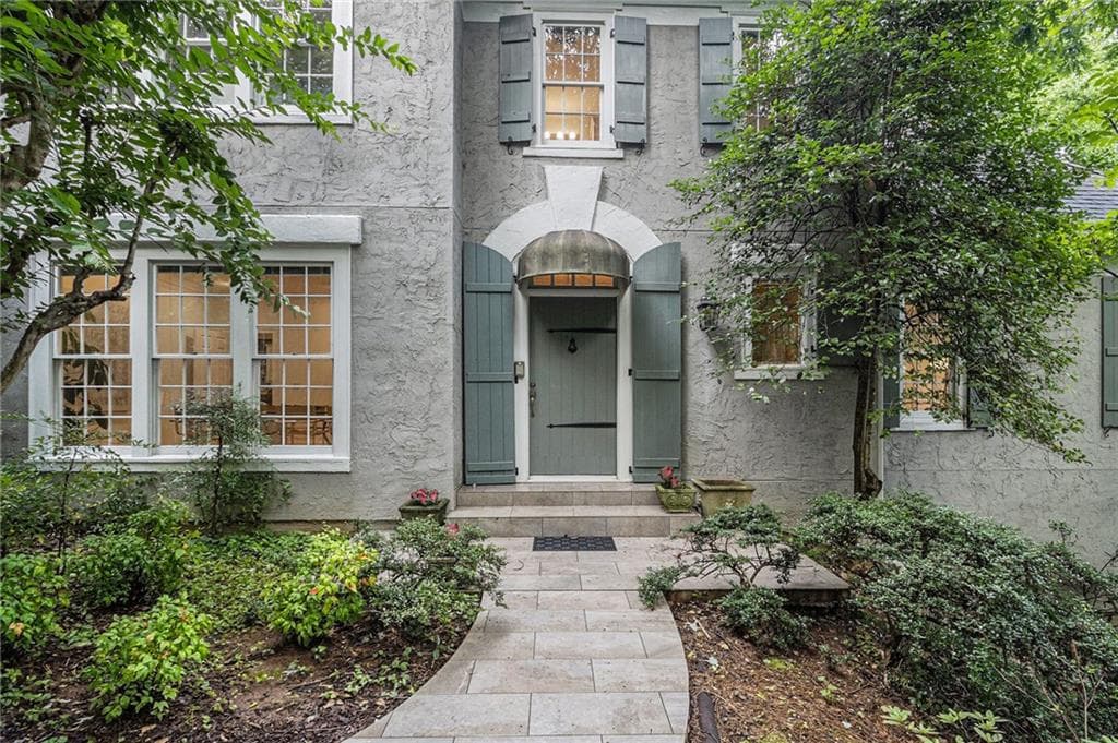 3 bedroom, 4 bathroom, 2,952 sq ft single family residence sold at 80 Stratford Place, Atlanta, GA 30342