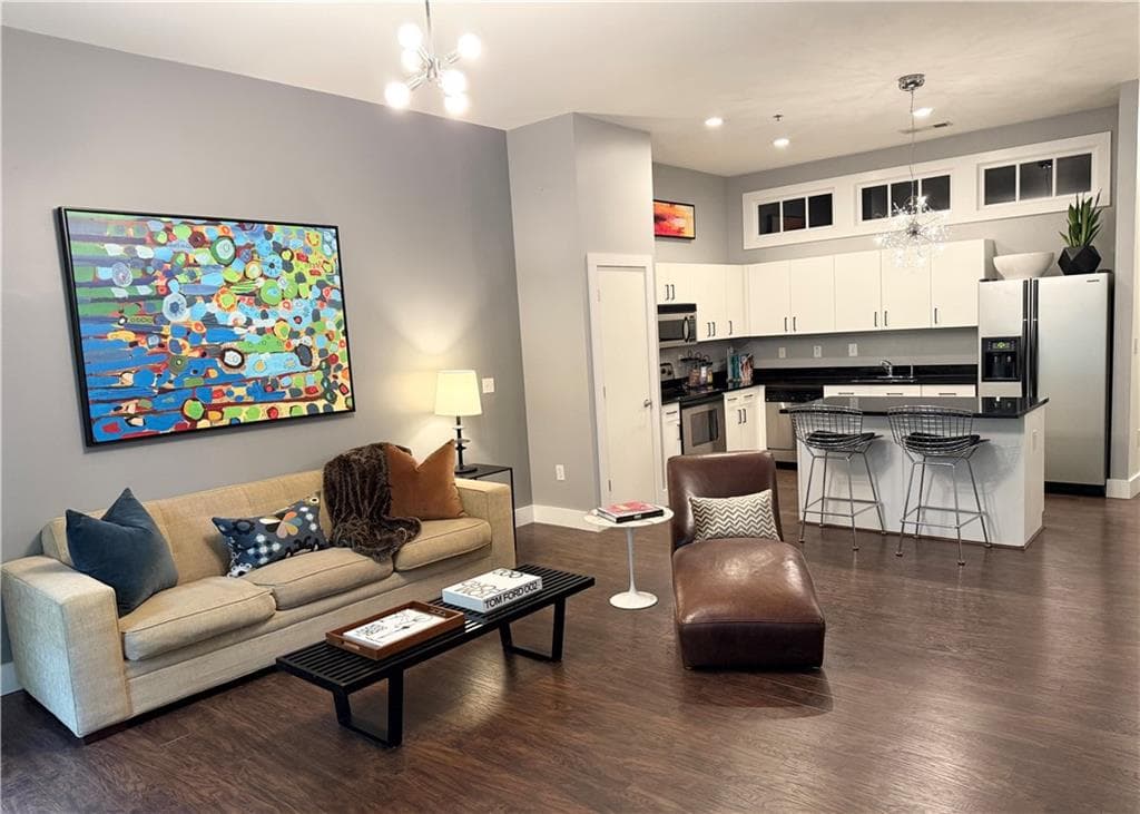 1 bedroom, 2 bathroom, 960 sq ft condominium sold at 560 Dutch Valley Road 2412, Atlanta, GA 30324