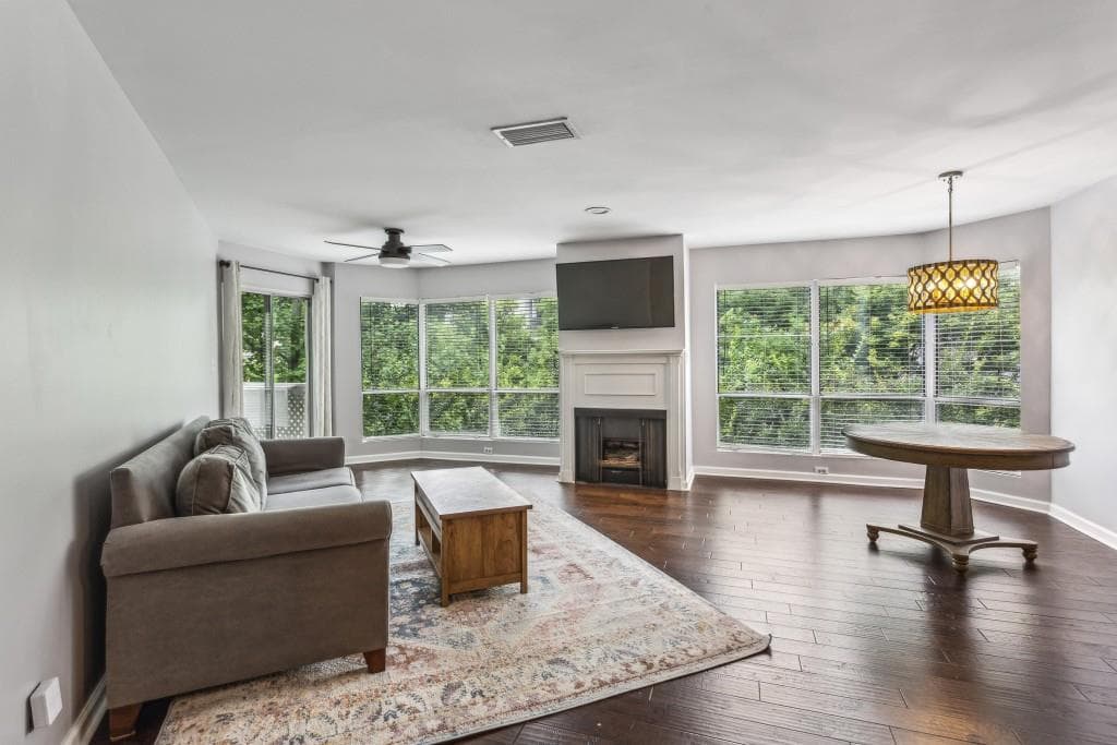 2 bedroom, 2 bathroom, 1,168 sq ft condominium sold at 244 13th Street 302, Atlanta, GA 30309