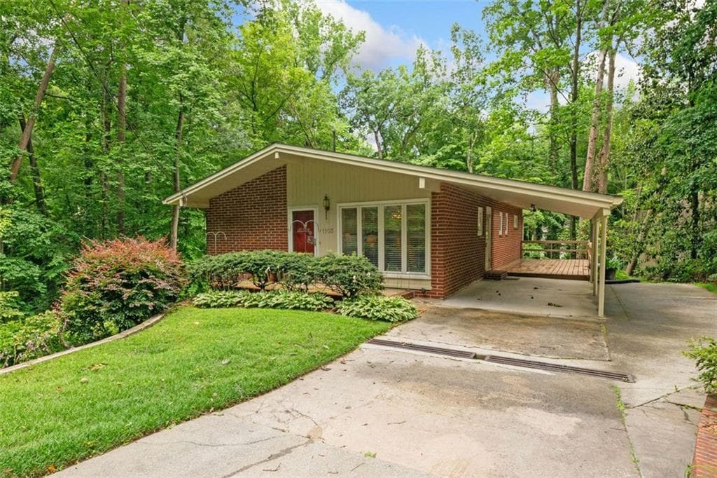 3 bedroom, 2 bathroom, 1,522 sq ft single family residence sold at 1103 Lee Circle, Atlanta, GA 30324