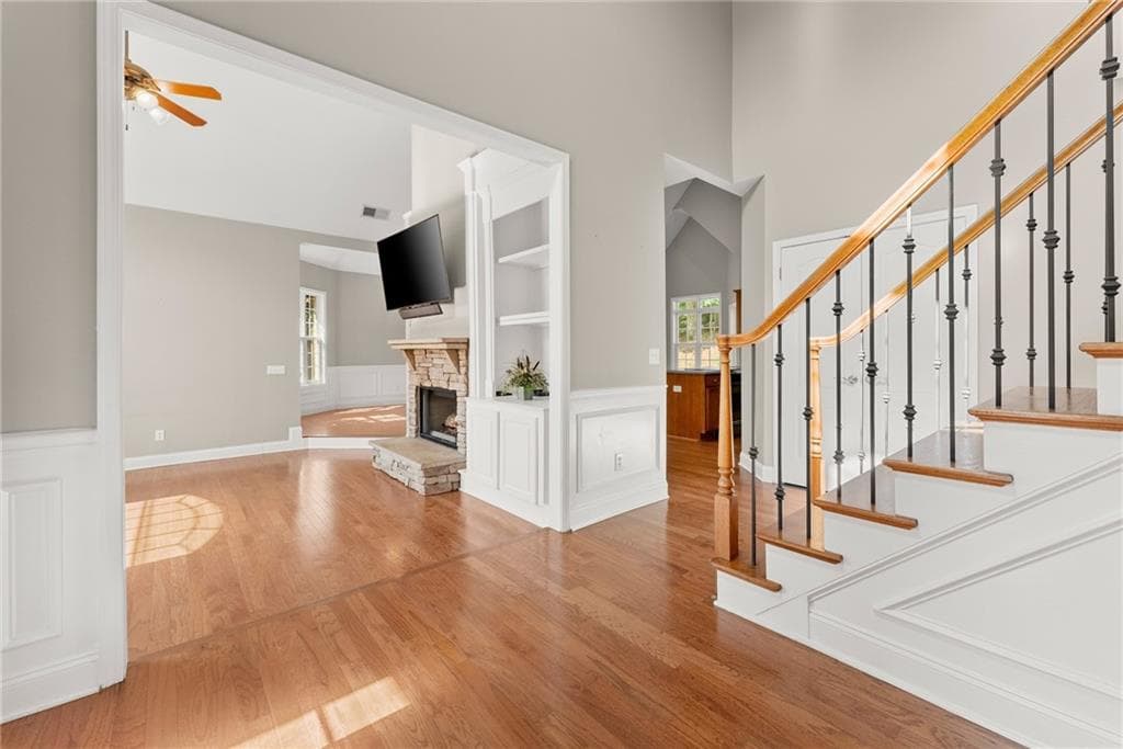 3 bedroom, 3 bathroom, 2,543 sq ft single family residence sold at 7615 Abbey Glen Drive, Cumming, GA 30028