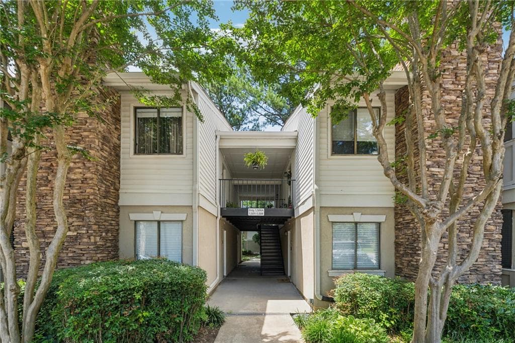 1 bedroom, 1 bathroom, 794 sq ft condominium sold at 1504 Wingate Way, Atlanta, GA 30350