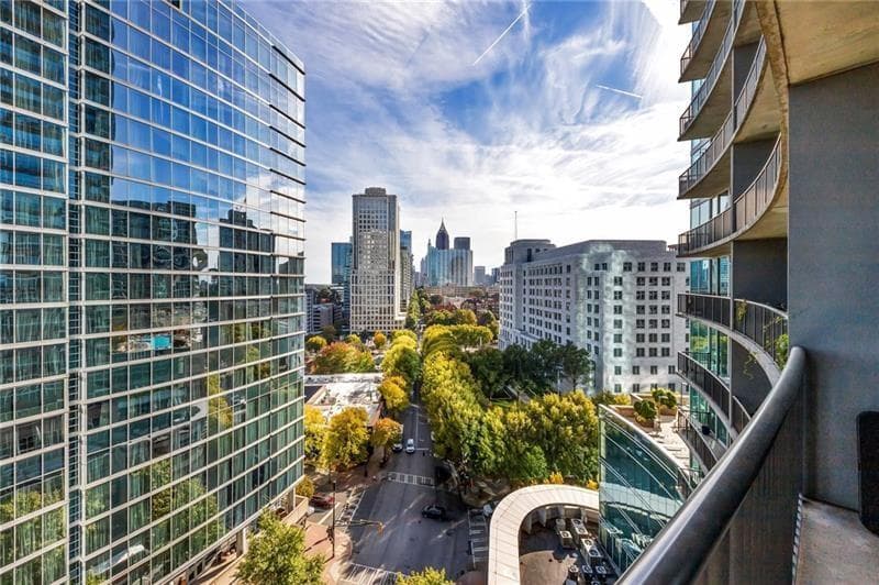 1 bedroom, 1 bathroom, 805 sq ft condominium sold at 1080 Peachtree Street 1208, Atlanta, GA 30309
