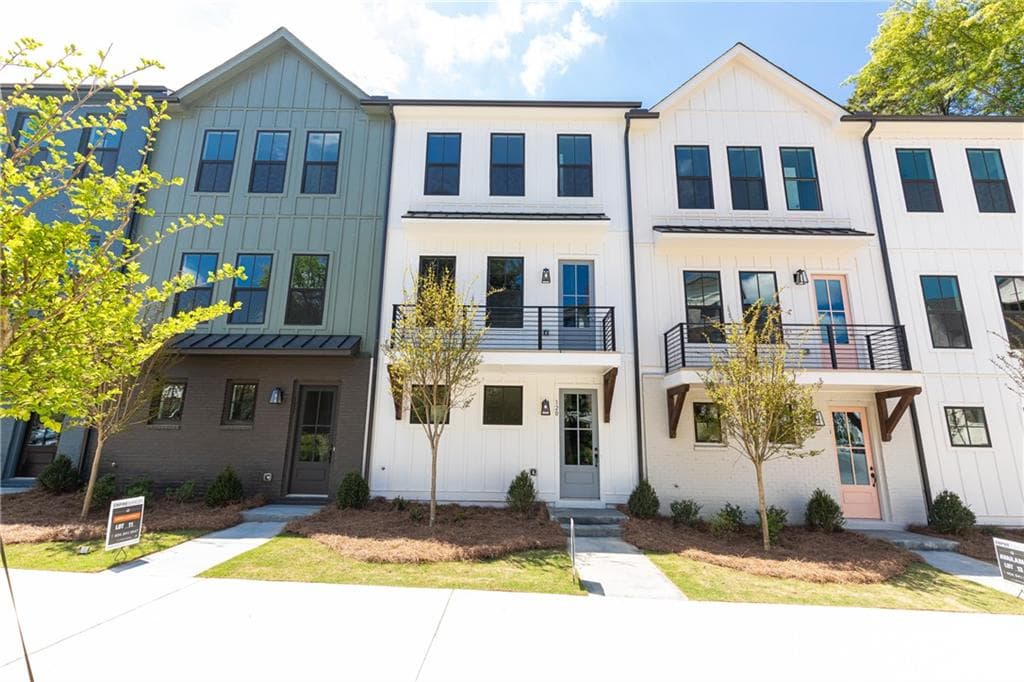 970 Bibbs Circle NW 12, Atlanta, GA 30318 — most recent listing photo