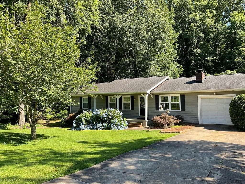 3 bedroom, 2 bathroom, 1,222 sq ft single family residence sold at 2832 Jordan Forest Trail Northwest, Lawrenceville, GA 30044