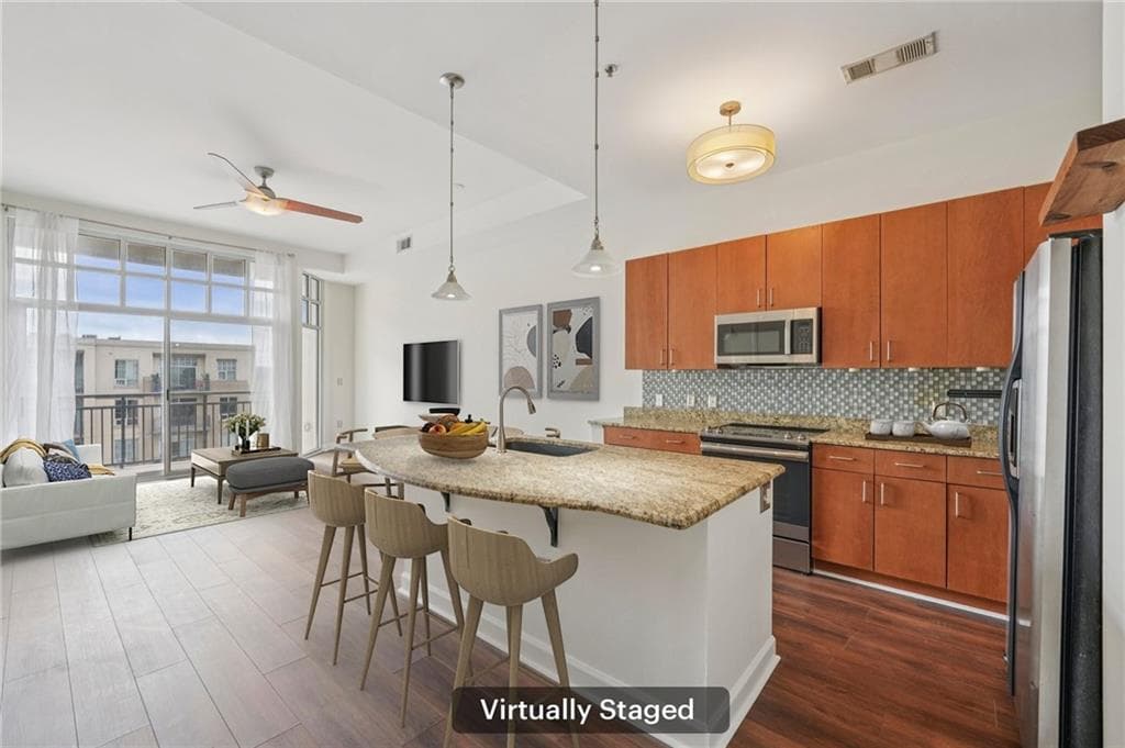 1 bedroom, 2 bathroom, 901 sq ft condominium sold at 711 Cosmopolitan Drive 802, Atlanta, GA 30324