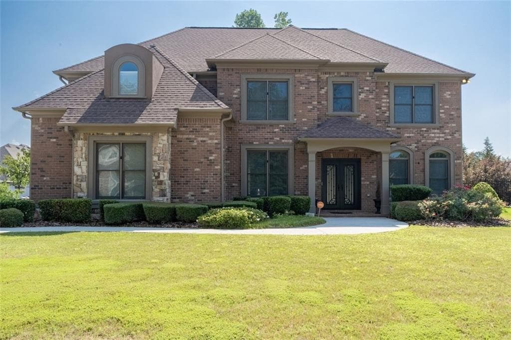 5 bedroom, 4 bathroom, 3,530 sq ft single family residence sold at 2365 BARRINGTON TRACE Circle, Atlanta, GA 30331