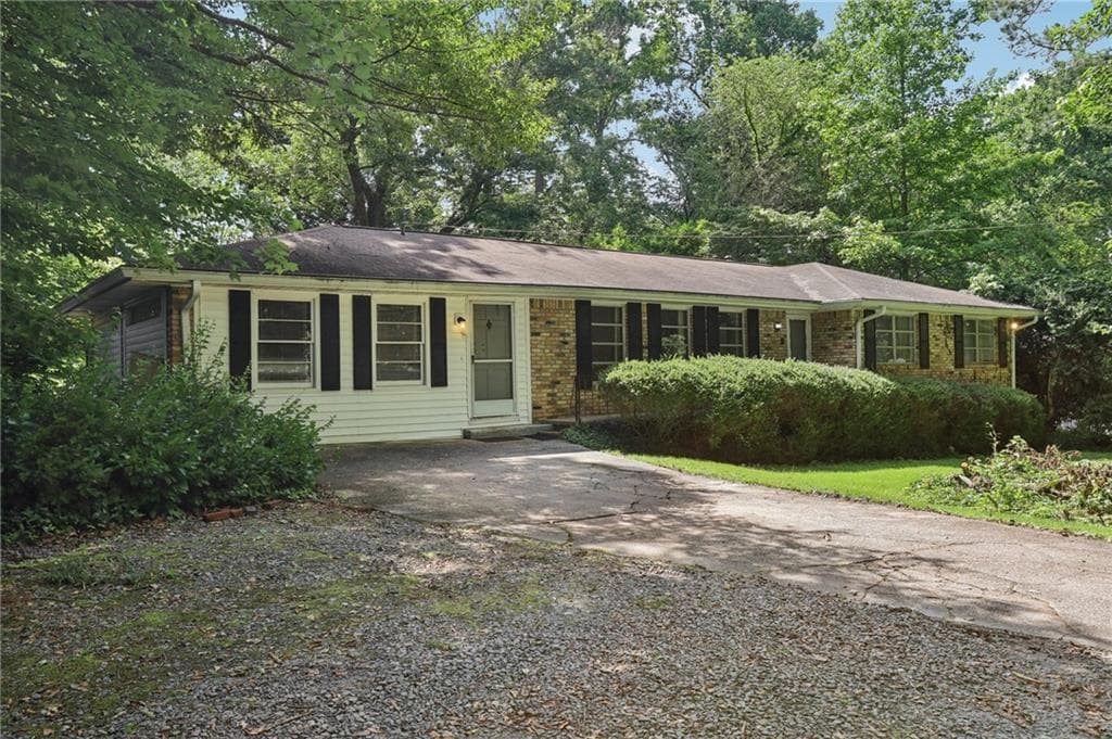 3 bedroom, 2 bathroom, 2,091 sq ft single family residence sold at 1194 Robert Lane, Marietta, GA 30062