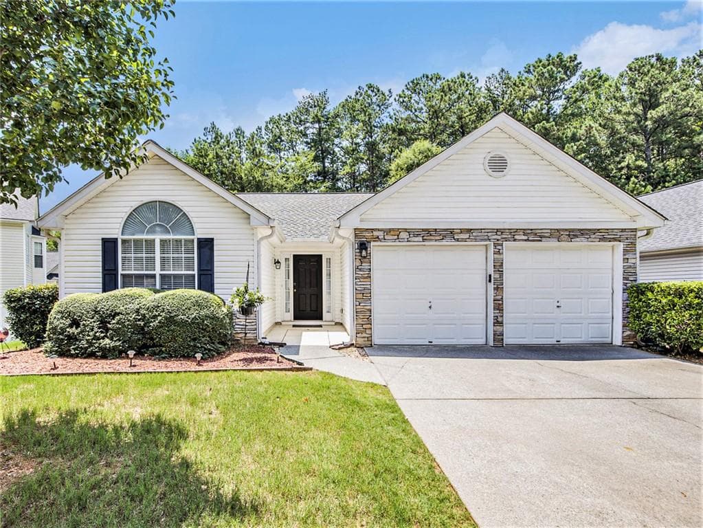 3 bedroom, 2 bathroom, 1,374 sq ft single family residence sold at 3198 Liberty Commons Drive, Kennesaw, GA 30144