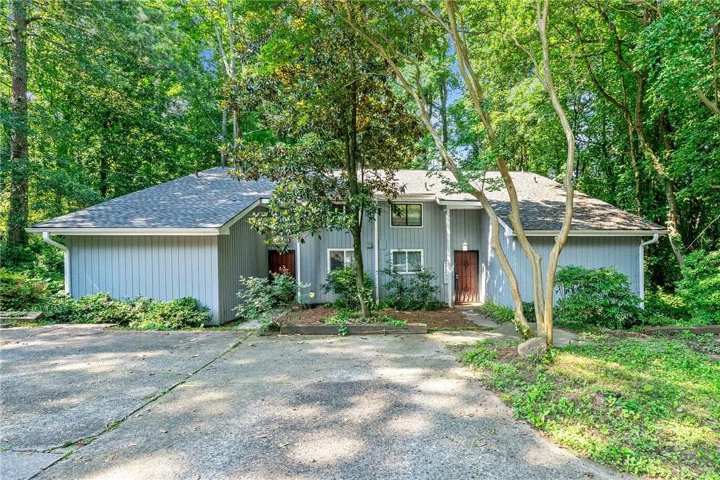 duplex sold at 2292 Paces Ferry Road, Smyrna, GA 30080