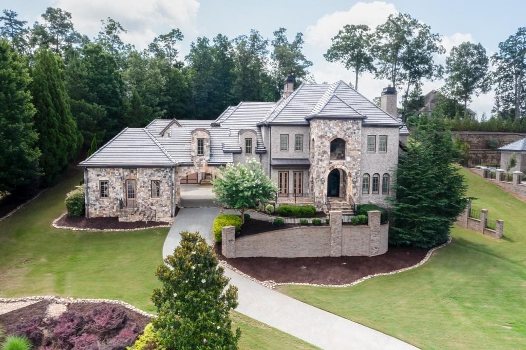 7 bedroom, 9 bathroom, 9,253 sq ft single family residence sold at 9695 Almaviva Drive, Alpharetta, GA 30022