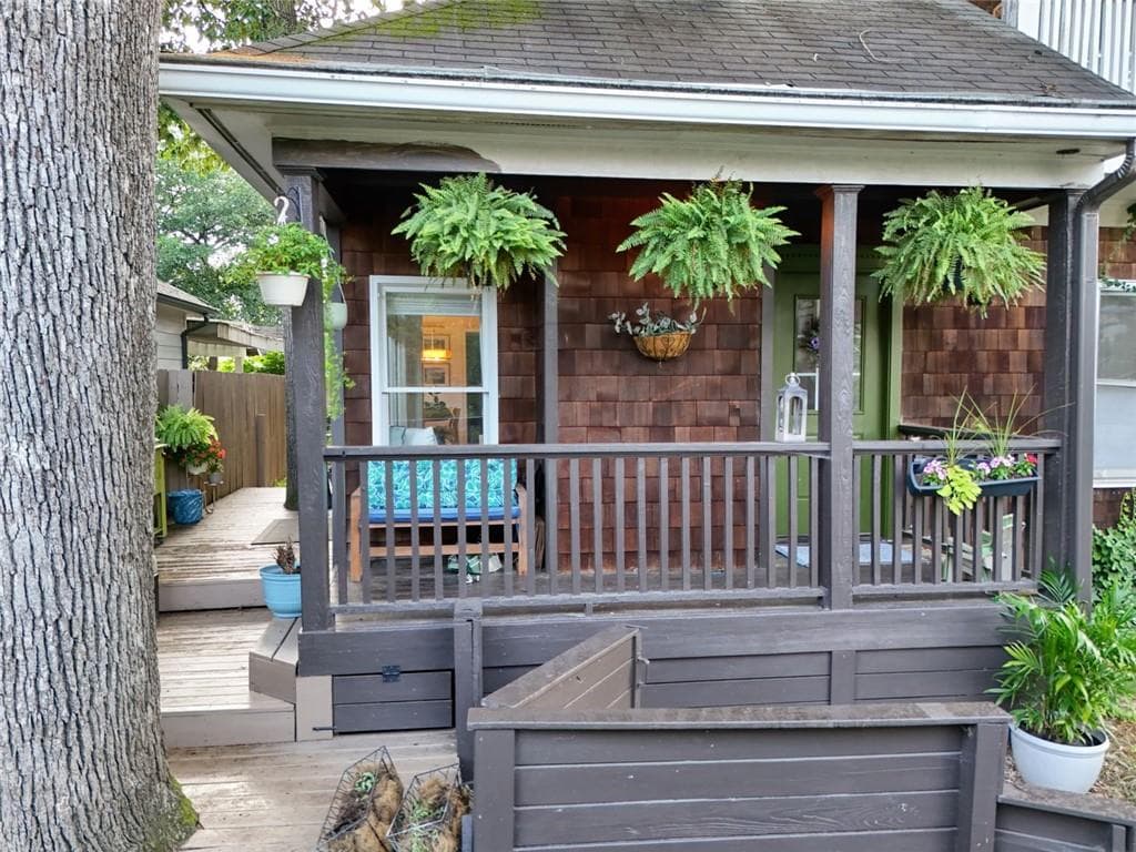2 bedroom, 2 bathroom, 1,132 sq ft townhouse sold at 770 Barnett Street, Atlanta, GA 30306
