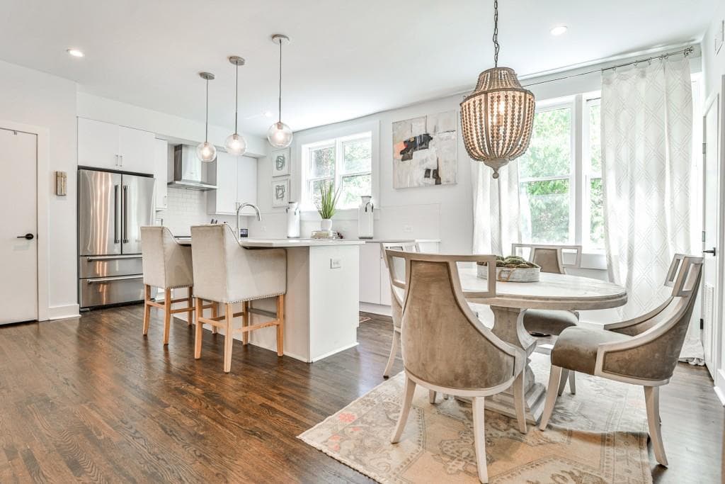 2 bedroom, 2 bathroom, 1,357 sq ft condominium sold at 68 Peachtree Memorial Drive 68-5, Atlanta, GA 30309