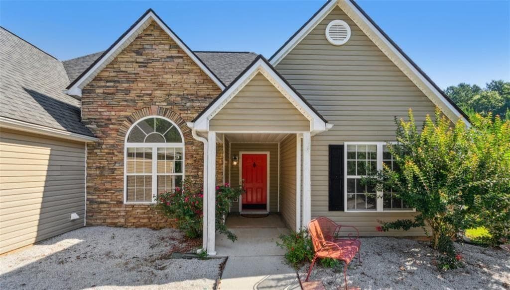 4 bedroom, 2 bathroom, 1,754 sq ft single family residence sold at 1625 Alcovy River Drive, Dacula, GA 30019