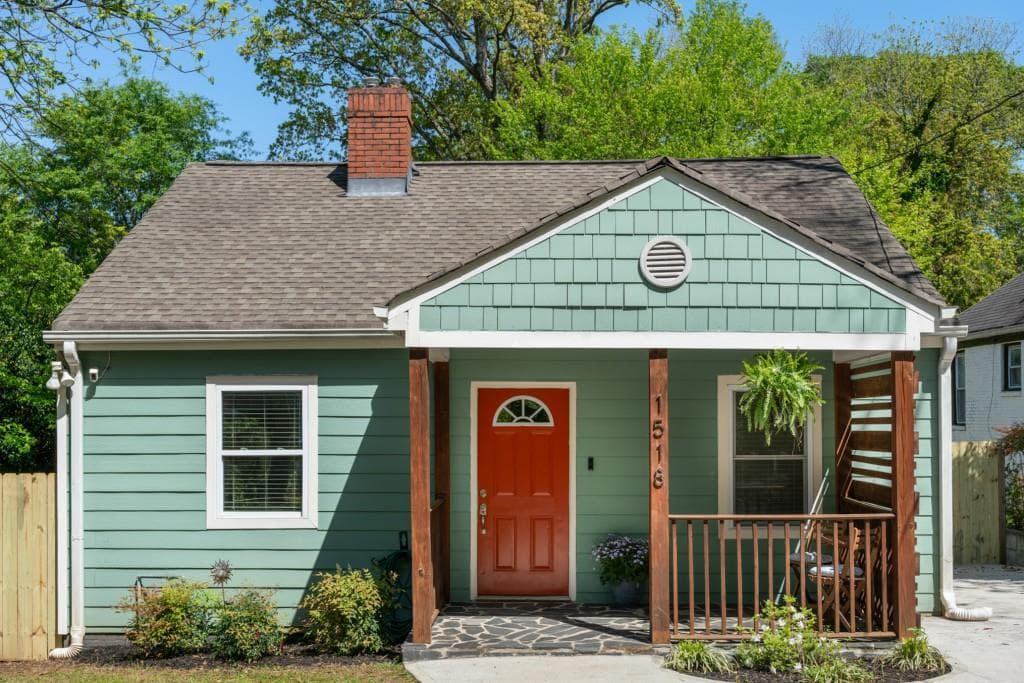2 bedroom, 2 bathroom, 1,024 sq ft single family residence sold at 1518 Langston Avenue, Atlanta, GA 30310