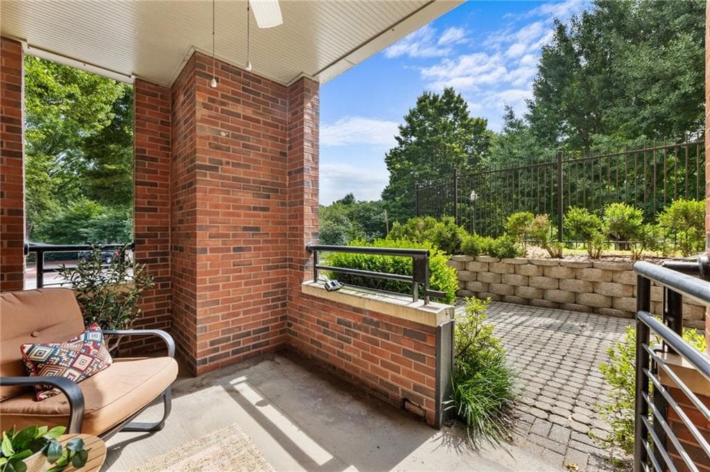 2 bedroom, 2 bathroom, 1,350 sq ft condominium sold at 273 12th Street 111, Atlanta, GA 30309