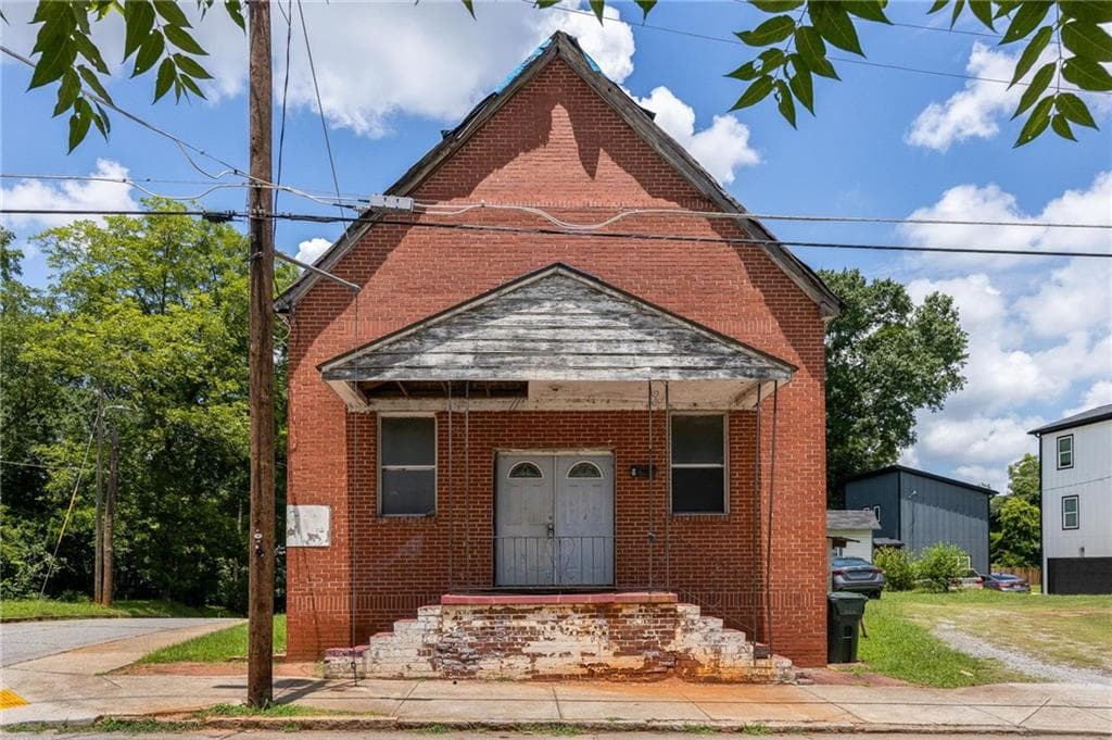 4 bedroom, 3 bathroom, 2,000 sq ft single family residence sold at 88 Martin Avenue, Atlanta, GA 30315