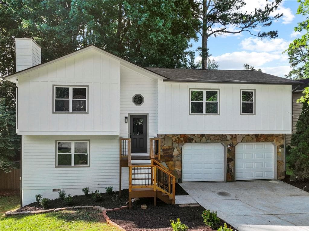 4 bedroom, 3 bathroom, 1,870 sq ft single family residence sold at 975 Memory Lane, Lawrenceville, GA 30044