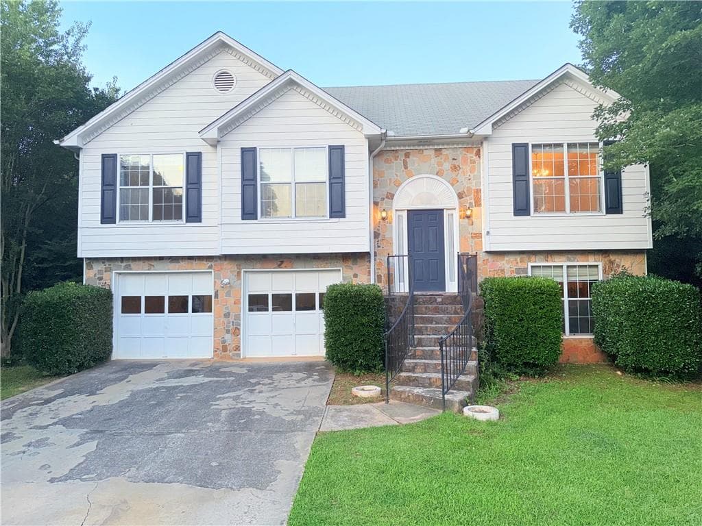 3 bedroom, 3 bathroom, 2,596 sq ft single family residence sold at 1047 Martin Heights Drive, Lawrenceville, GA 30044