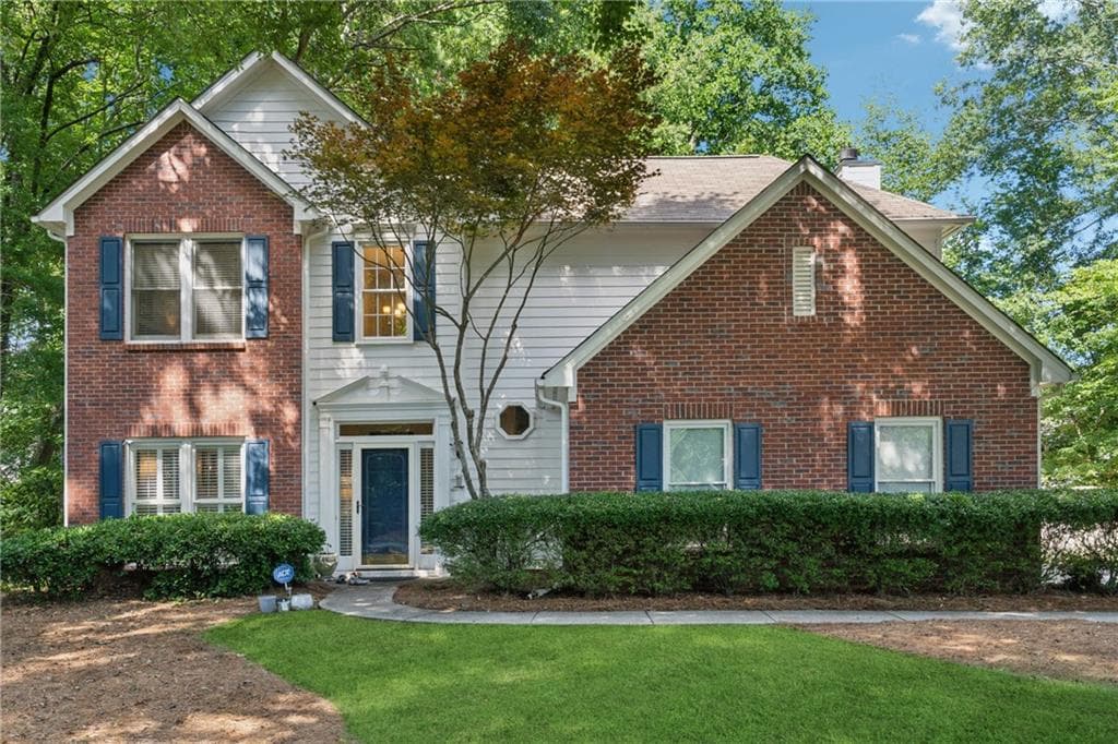 3 bedroom, 3 bathroom, 1,900 sq ft single family residence under contract at 6520 Fairfield Trace, Suwanee, GA 30024