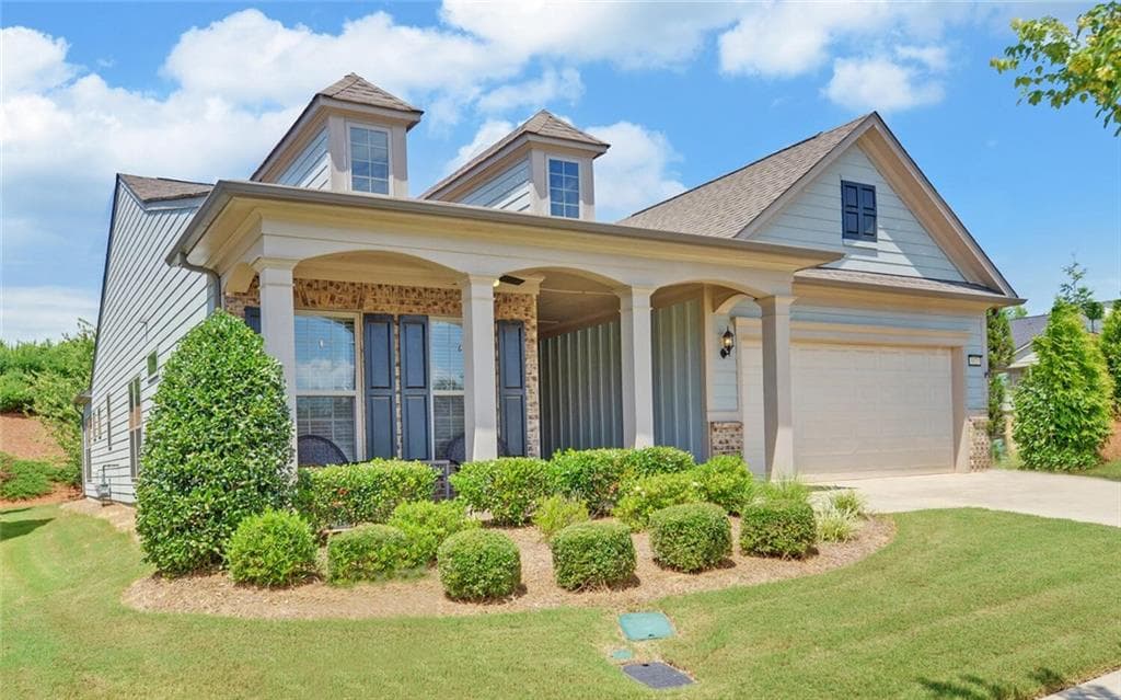 2 bedroom, 2 bathroom, 1,848 sq ft single family residence sold at 5825 Maple Bluff Way, Hoschton, GA 30548