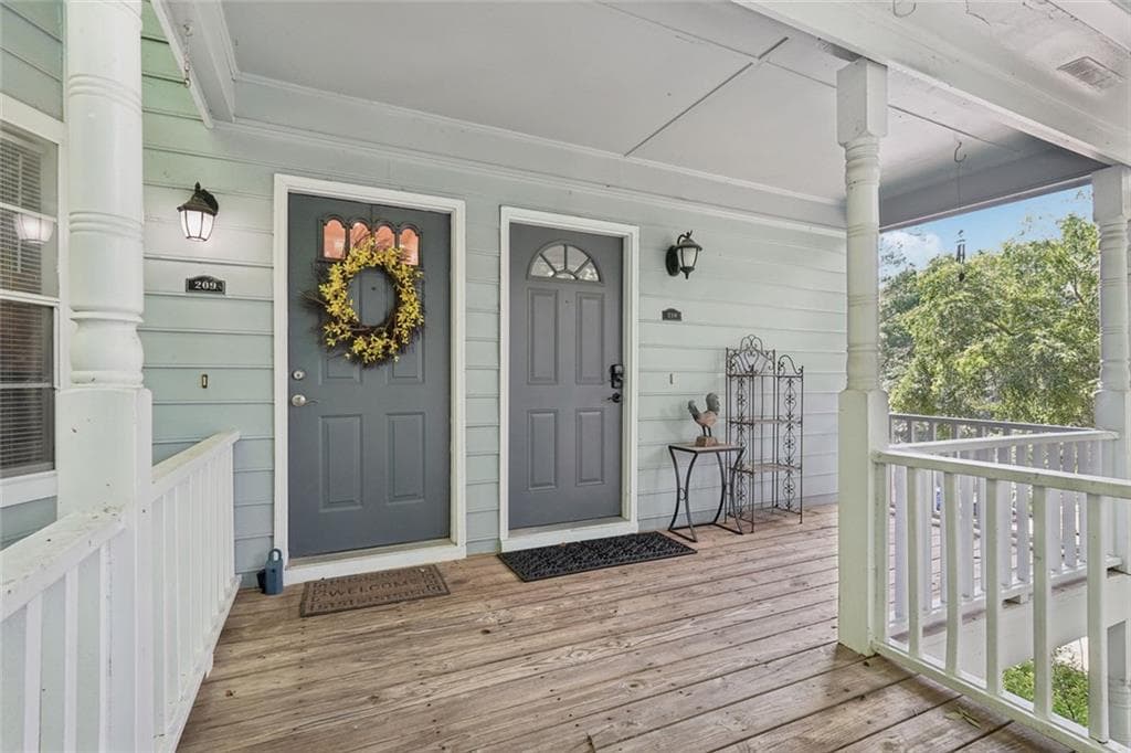 2 bedroom, 2 bathroom, 1,140 sq ft condominium sold at 3961 Riverlook Parkway 209, Marietta, GA 30067