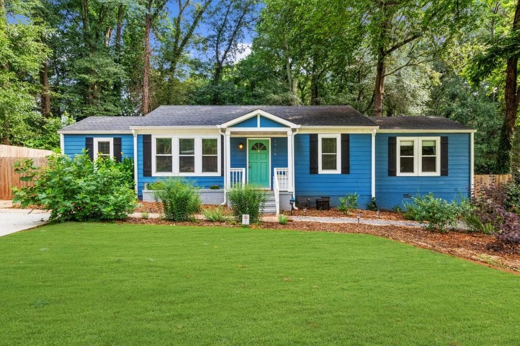 3 bedroom, 3 bathroom, 1,750 sq ft single family residence sold at 1718 Cahoon Street, Atlanta, GA 30310