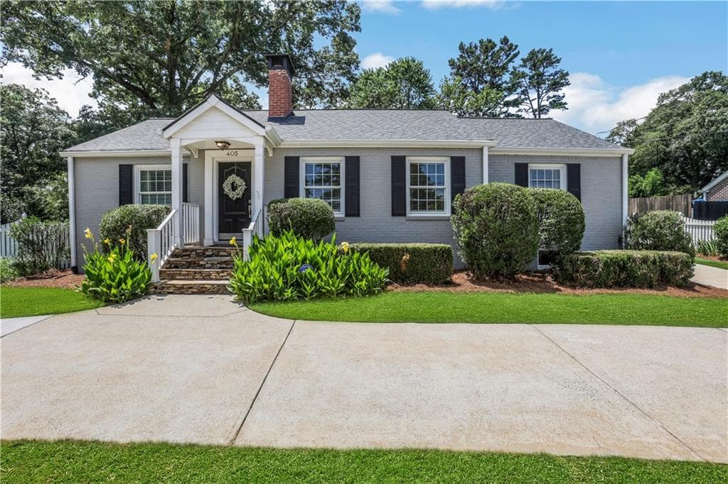 3 bedroom, 2 bathroom, 1,916 sq ft single family residence sold at 405 Johnson Ferry Road, Atlanta, GA 30328