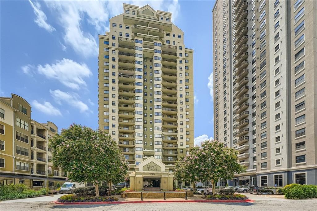 1 bedroom, 2 bathroom, 803 sq ft condominium sold at 799 Hammond Drive 427, Atlanta, GA 30328