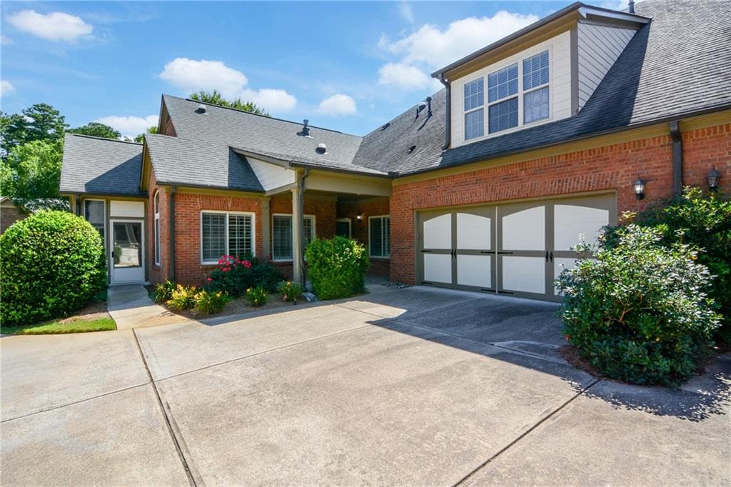 4 bedroom, 3 bathroom, 2,430 sq ft condominium sold at 120 CHASTAIN Road 202, Kennesaw, GA 30144