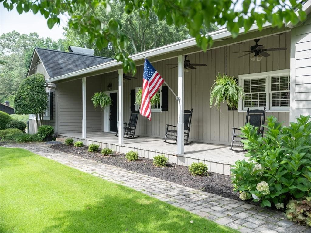4 bedroom, 2 bathroom, 2,762 sq ft single family residence sold at 1615 LANCASTER Drive, Marietta, GA 30066