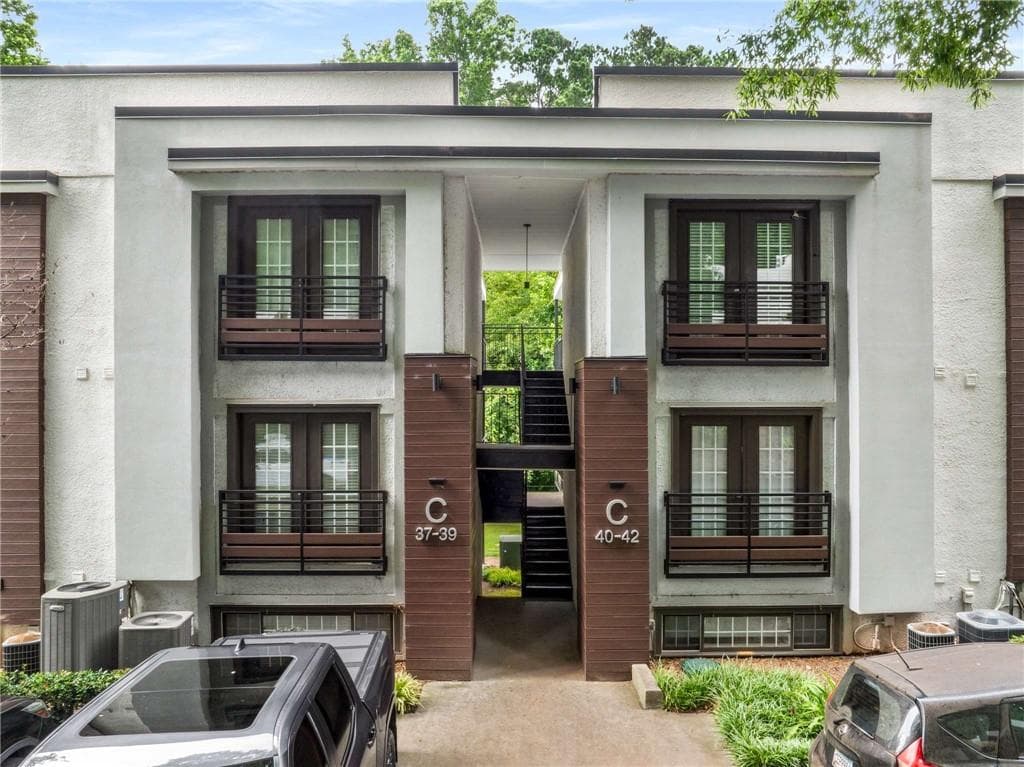 2 bedroom, 2 bathroom, 1,060 sq ft condominium sold at 1445 Monroe Drive 40C, Atlanta, GA 30324