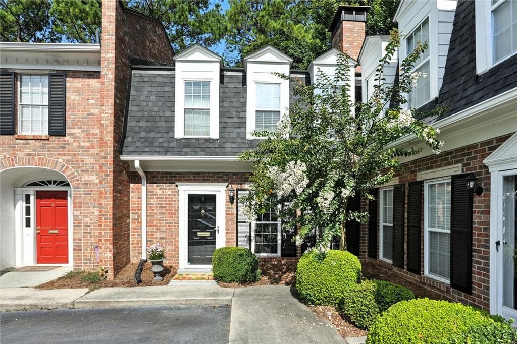 2 bedroom, 3 bathroom, 1,320 sq ft townhouse sold at 9 Independence Place, Atlanta, GA 30318