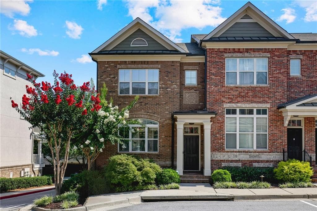 3 bedroom, 4 bathroom, 2,200 sq ft townhouse sold at 1210 Lavista Circle, Atlanta, GA 30324