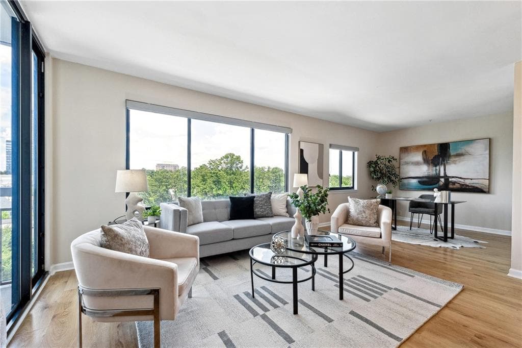 2 bedroom, 1 bathroom, 950 sq ft condominium sold at 3481 Lakeside Drive 1508, Atlanta, GA 30326