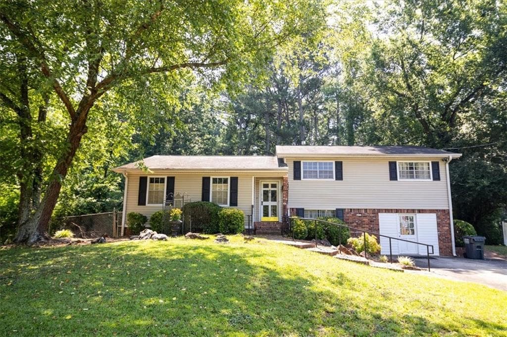 4 bedroom, 2 bathroom, 2,348 sq ft single family residence sold at 1050 Tanglewood Trail, Woodstock, GA 30189