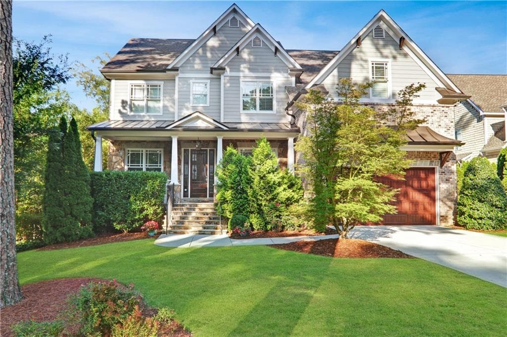 6 bedroom, 5 bathroom, 5,067 sq ft single family residence sold at 2650 Ashford Road, Brookhaven, GA 30319