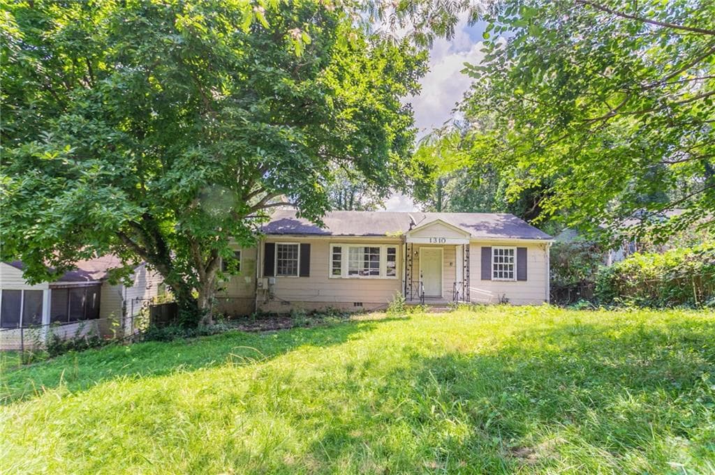 3 bedroom, 1 bathroom, 1,192 sq ft single family residence sold at 1310 Kenilworth Drive, Atlanta, GA 30310