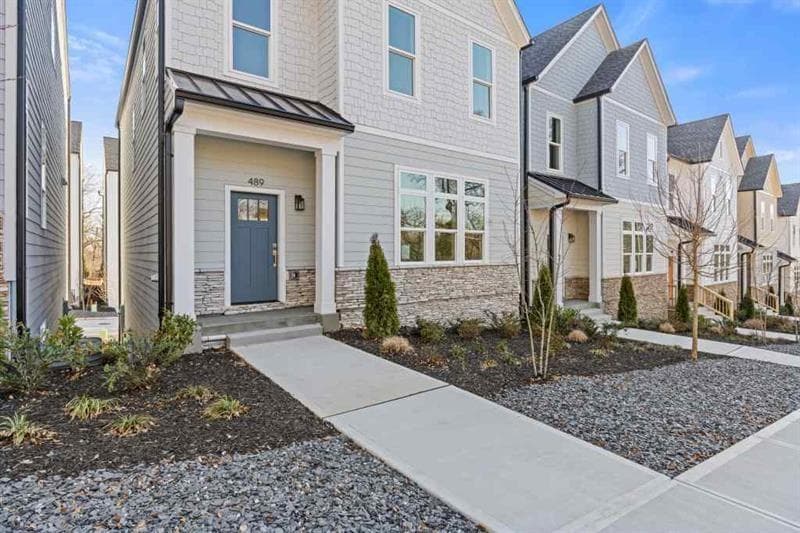 4 bedroom, 4 bathroom, 2,760 sq ft single family residence sold at 483 Hammons Way, Atlanta, GA 30315