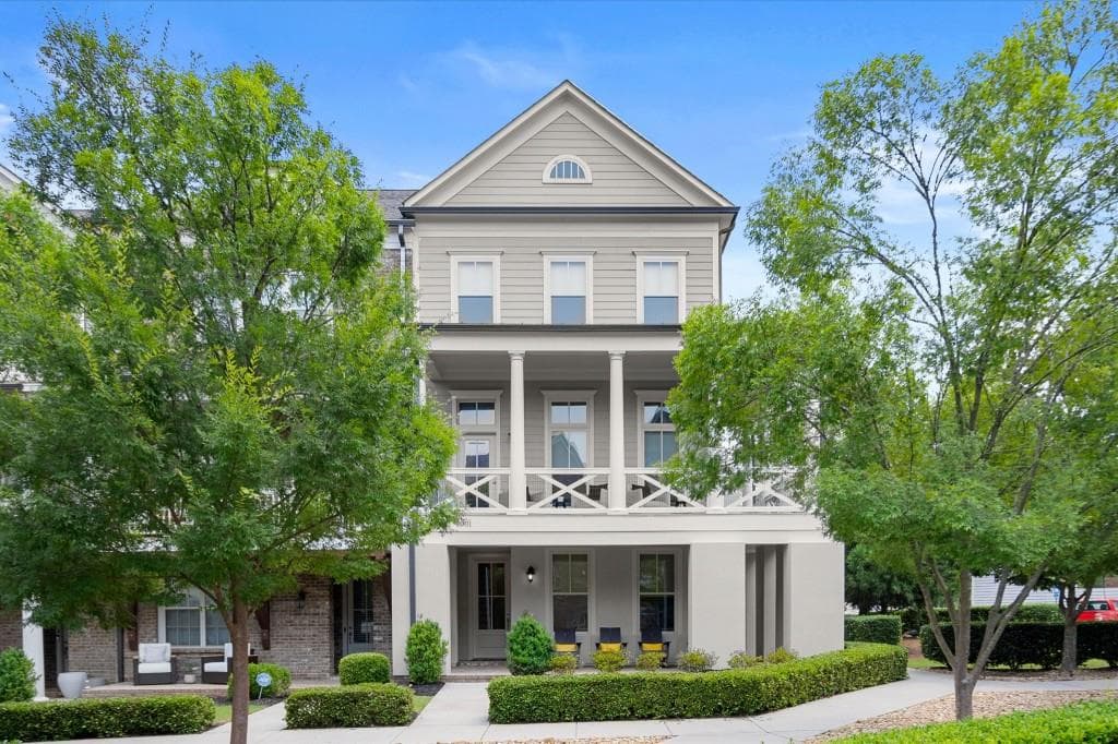 7001 Seneca Court, Roswell, GA 30076 — most recent listing photo