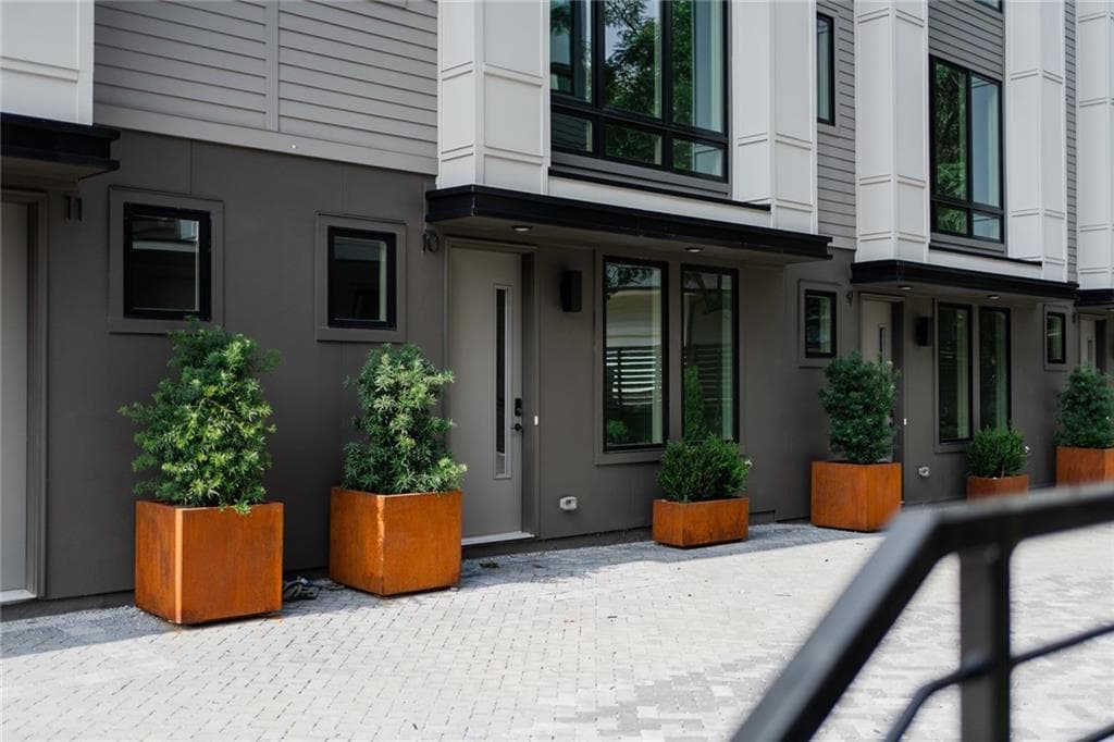 3 bedroom, 3 bathroom, 1,565 sq ft townhouse sold at 1160 Ormewood Avenue 4, Atlanta, GA 30316
