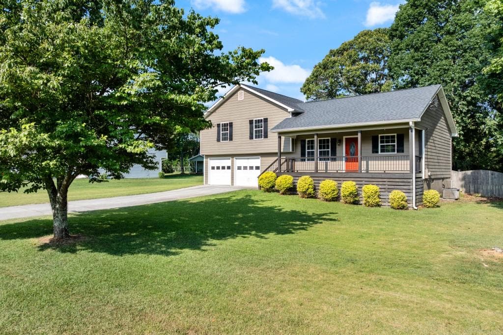 3 bedroom, 3 bathroom, 1,568 sq ft single family residence sold at 1275 Brookton Drive, Dacula, GA 30019