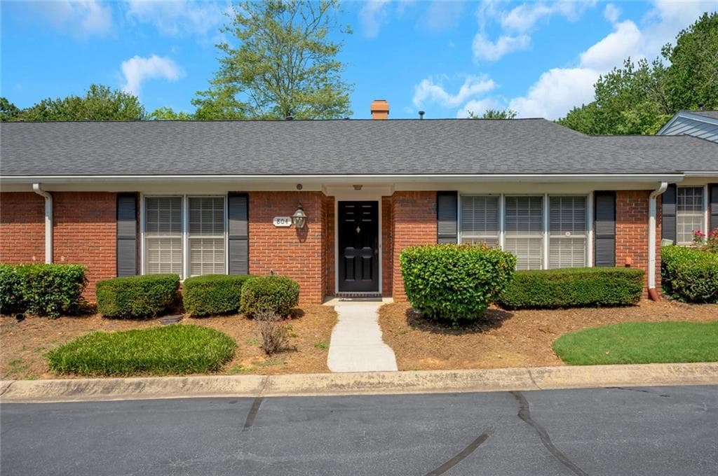 2 bedroom, 2 bathroom, 1,654 sq ft townhouse sold at 804 Dunwoody Chace, Atlanta, GA 30328