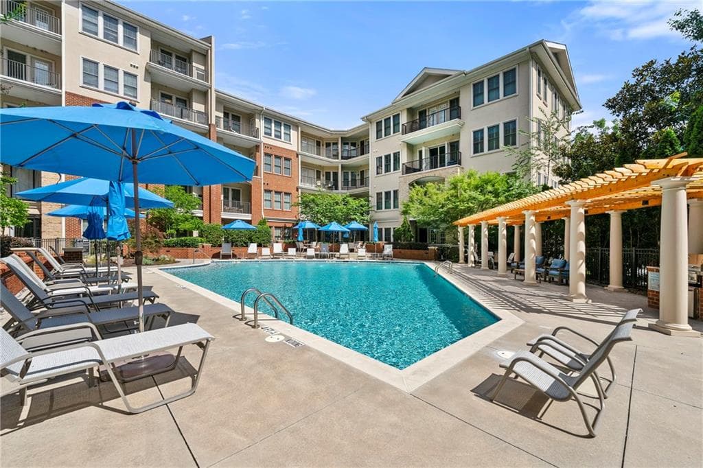 1 bedroom, 1 bathroom, 1,021 sq ft condominium sold at 3621 Vinings Slope 3411, Atlanta, GA 30339