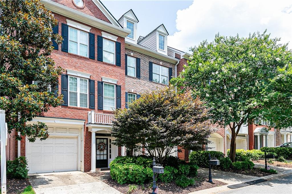 3 bedroom, 4 bathroom, 2,444 sq ft townhouse sold at 3410 Waters Edge Trail, Roswell, GA 30075