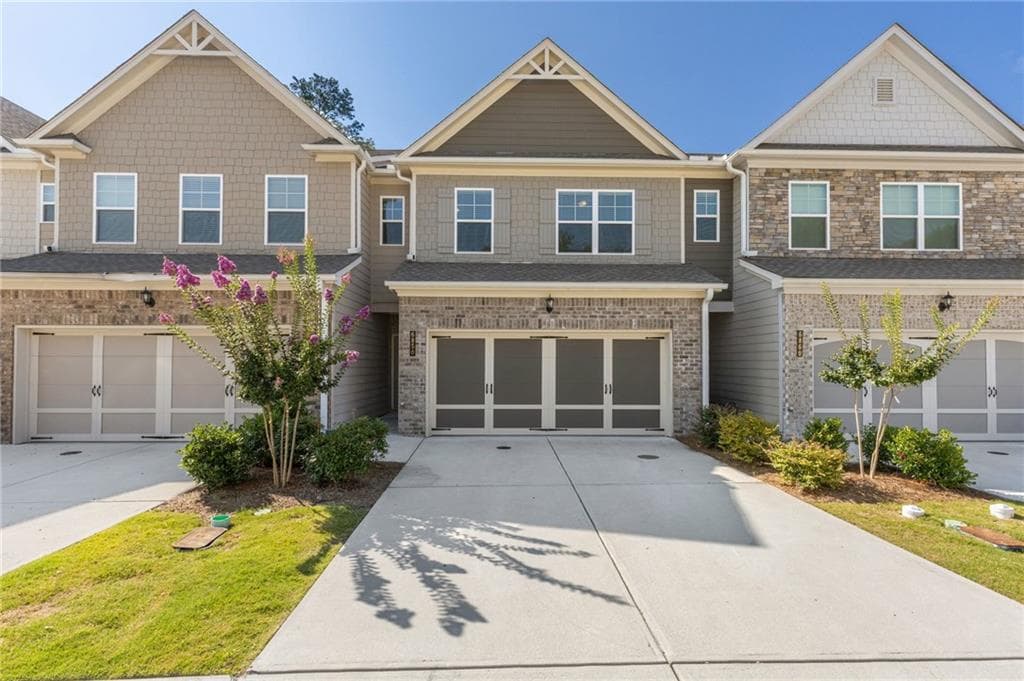 3 bedroom, 3 bathroom, 1,856 sq ft townhouse sold at 6850 Cedar Glen Road, Atlanta, GA 30360