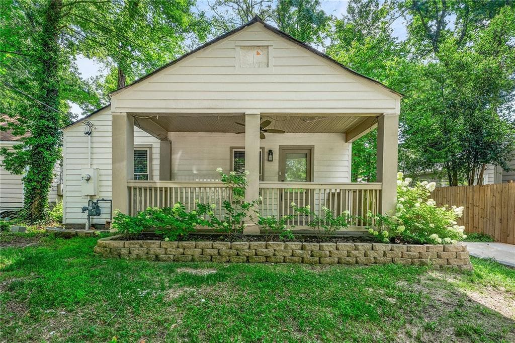 2 bedroom, 2 bathroom, 1,416 sq ft single family residence sold at 932 Lawton Street, Atlanta, GA 30310