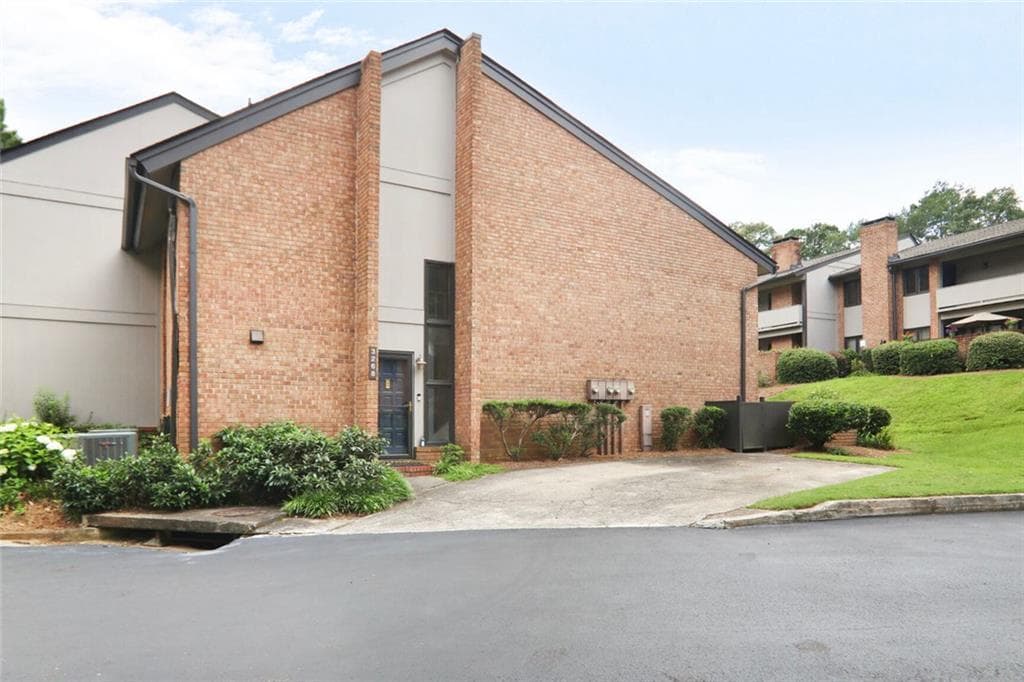 2 bedroom, 3 bathroom, 1,824 sq ft townhouse sold at 3268 Clairmont North Road, Brookhaven, GA 30329